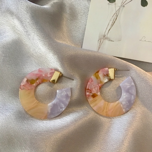 Orange Blossom Acrylic Tortoise Shell Earrings - Picture 2 of 3